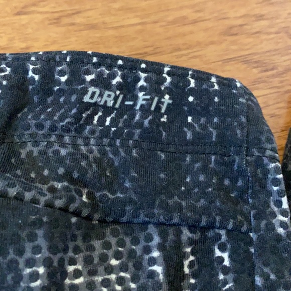 Nike Sports Bra + Leggings Set - Picture 3 of 6